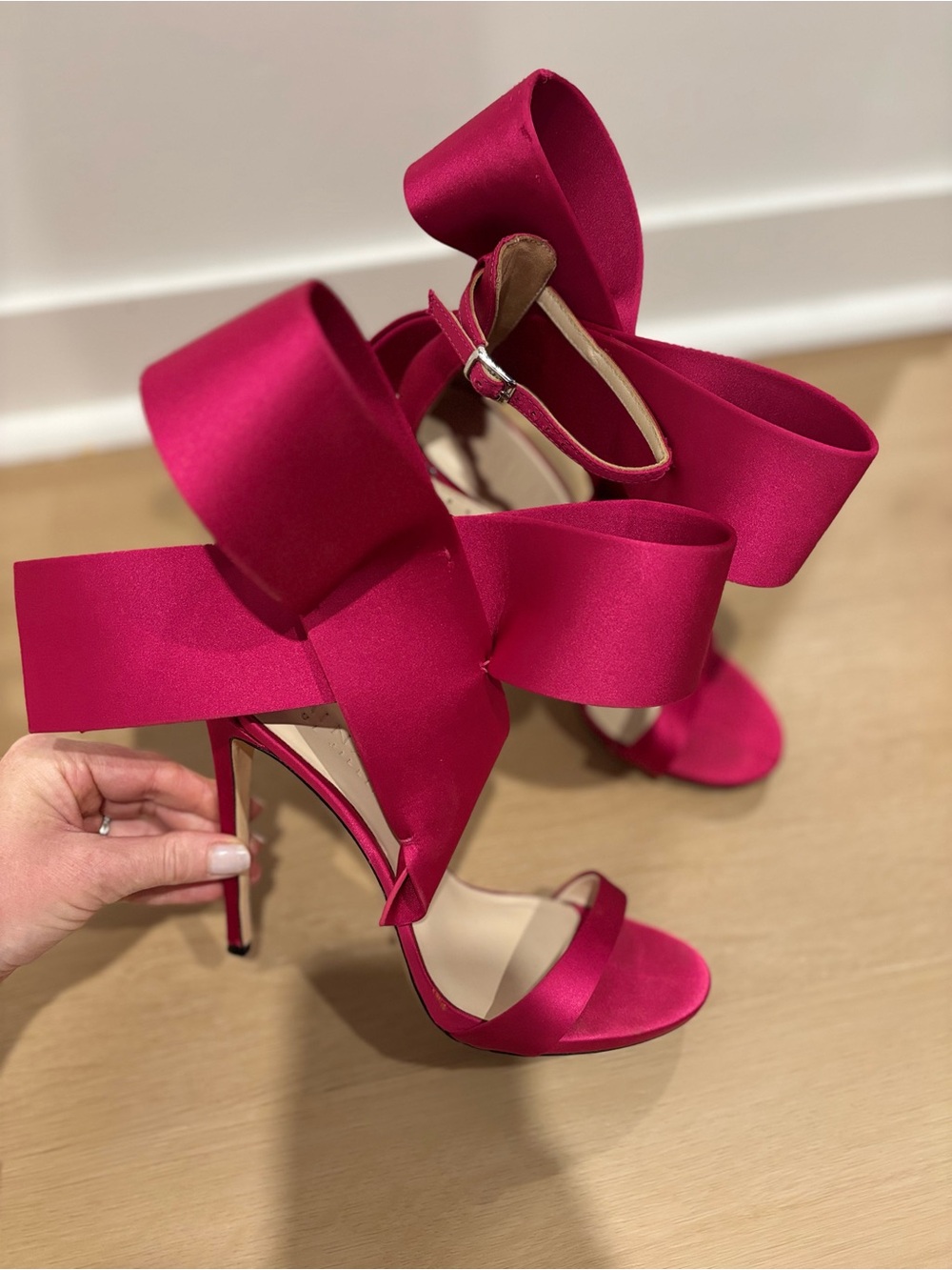 Aminah Abdul Jillil Fuchsia Satin Bow Stilleto Pump Size 8